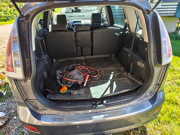 Mazda 5 9 of 13