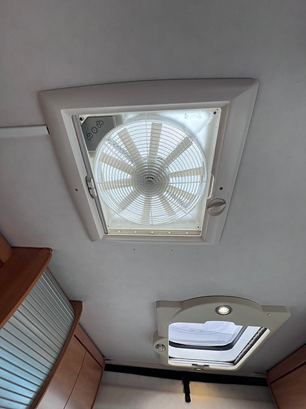 Hymer SL654 9 of 17