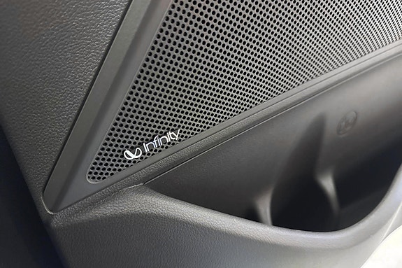 Hyundai IONIQ 28 of 30