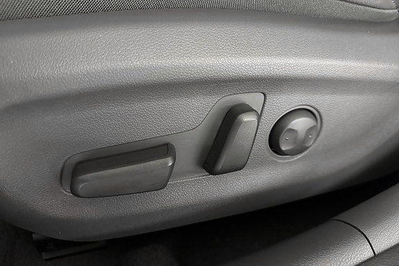 Hyundai IONIQ 19 of 30