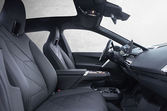 BMW iX 29 of 30
