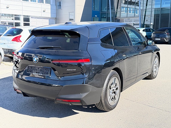 BMW iX 8 of 24