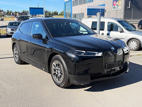 BMW iX 5 of 24