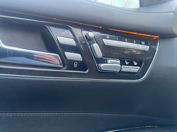 Mercedes-Benz CL63 23 of 30