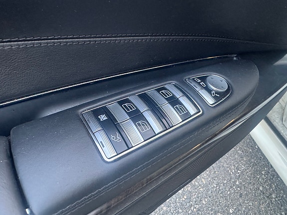 Mercedes-Benz CL63 24 of 30