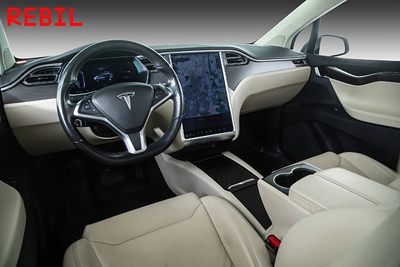Tesla Model X 11 of 30
