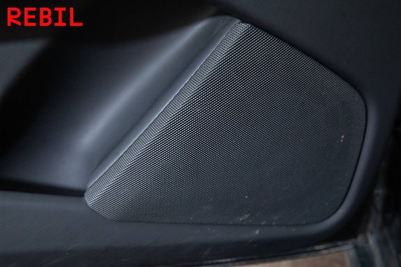 Tesla Model X 24 of 30