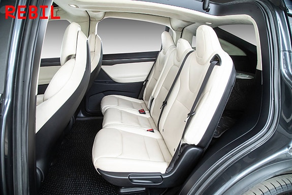 Tesla Model X 12 of 30