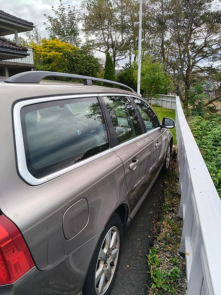 Volvo V70 7 of 14