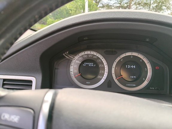 Volvo V70 4 of 14