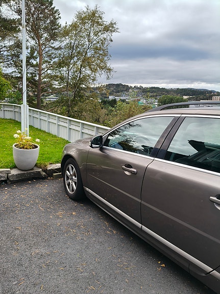 Volvo V70 5 of 14