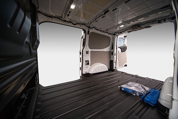 Ford Transit Custom 14 of 28