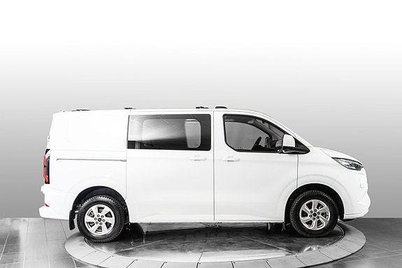 Ford Transit Custom 8 of 28