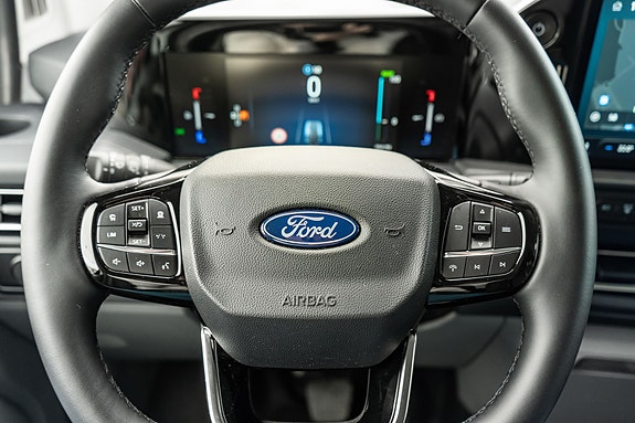 Ford Transit Custom 24 of 28