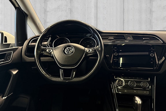 Volkswagen Touran 12 of 30
