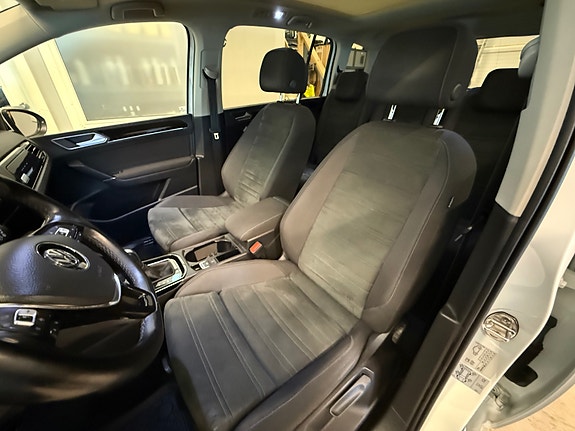 Volkswagen Touran 9 of 30