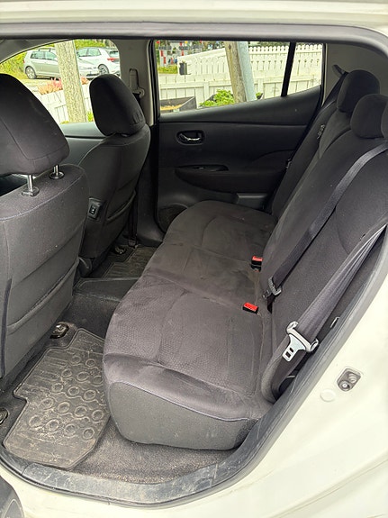 Nissan Leaf 16 of 19
