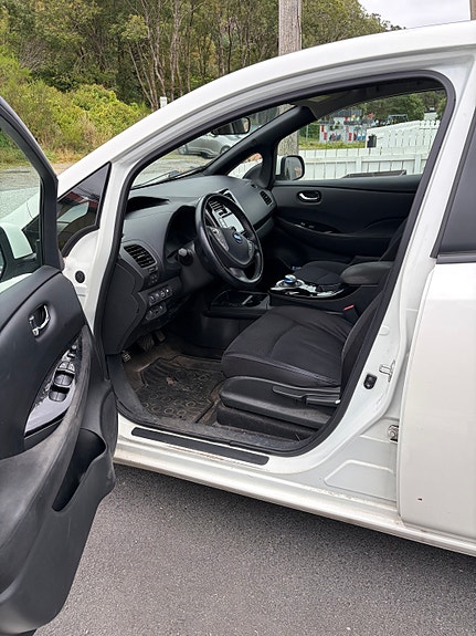 Nissan Leaf 12 of 19
