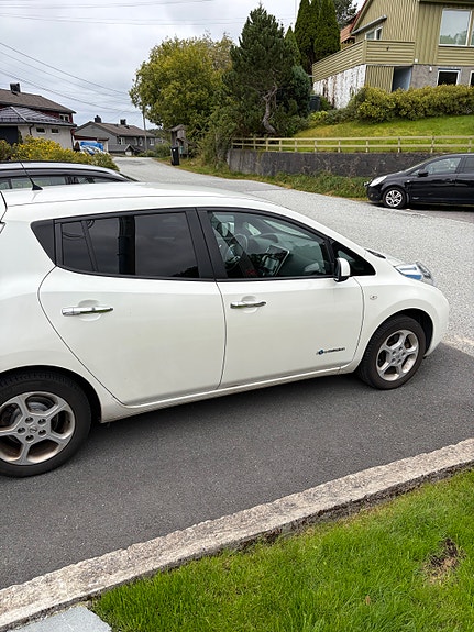 Nissan Leaf 4 of 19