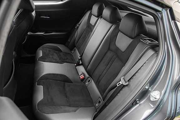 Toyota C-HR 22 of 24