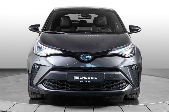 Toyota C-HR 2 of 24
