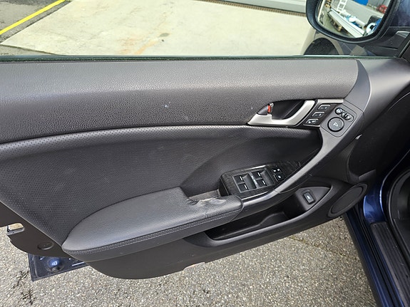 Honda Accord 20 of 30