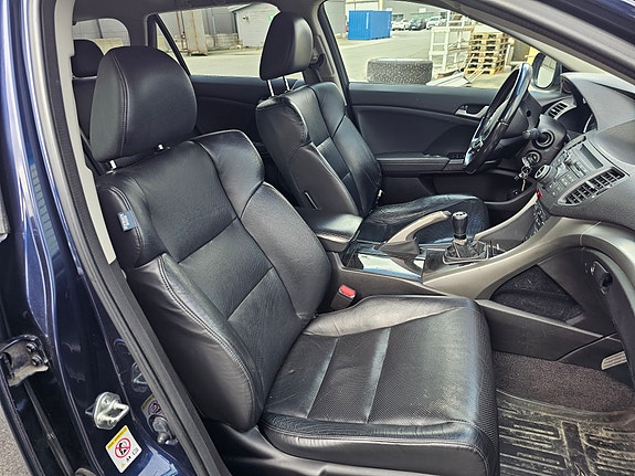 Honda Accord 15 of 30