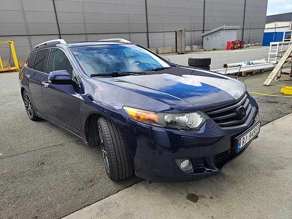 Honda Accord 3 of 30
