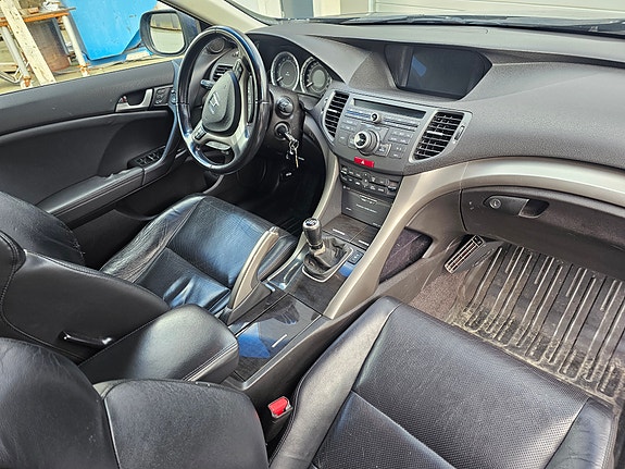 Honda Accord 16 of 30
