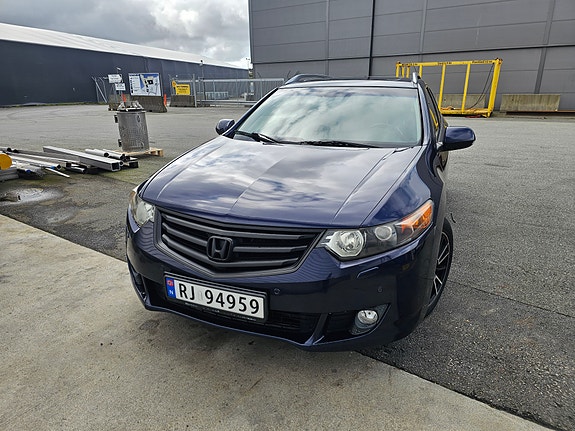 Honda Accord 2 of 30
