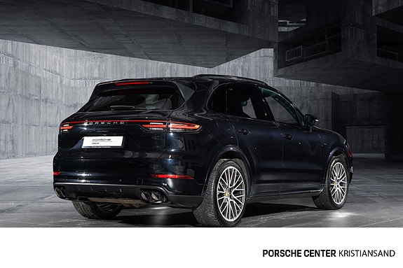 Porsche Cayenne 5 of 30
