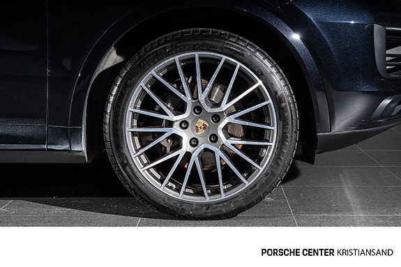 Porsche Cayenne 12 of 30