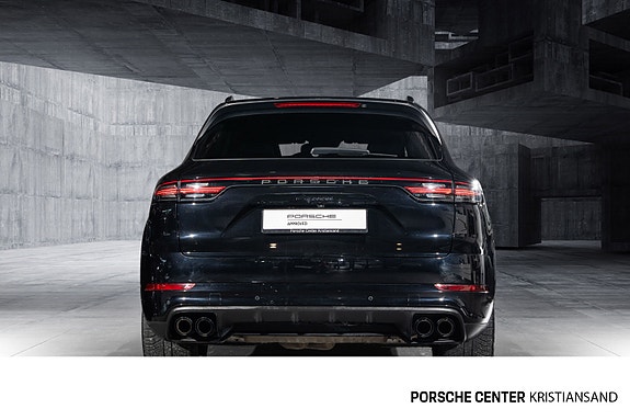 Porsche Cayenne 7 of 30