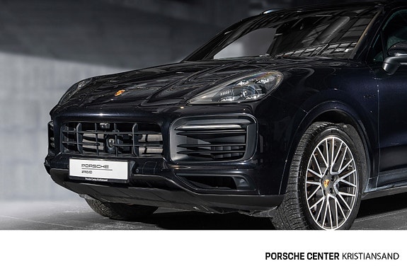 Porsche Cayenne 2 of 30