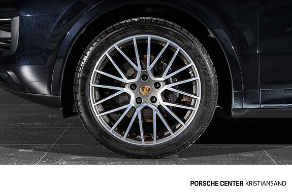 Porsche Cayenne 13 of 30