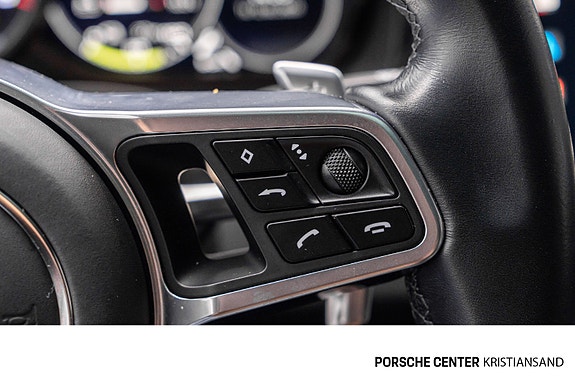 Porsche Cayenne 18 of 30