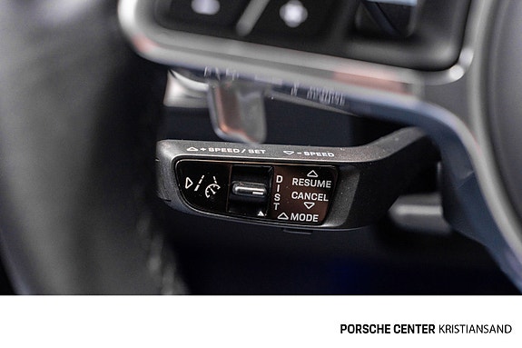 Porsche Cayenne 19 of 30