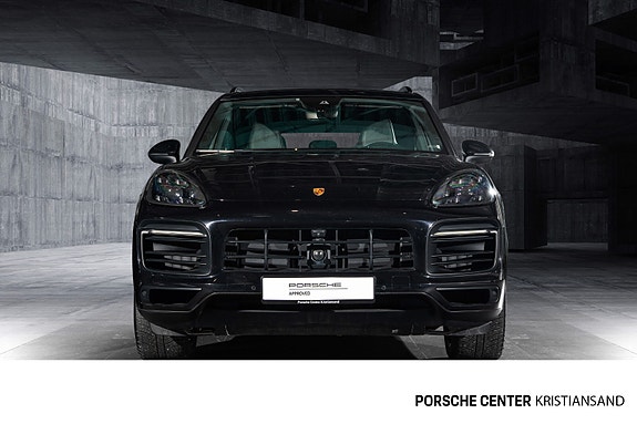 Porsche Cayenne 3 of 30