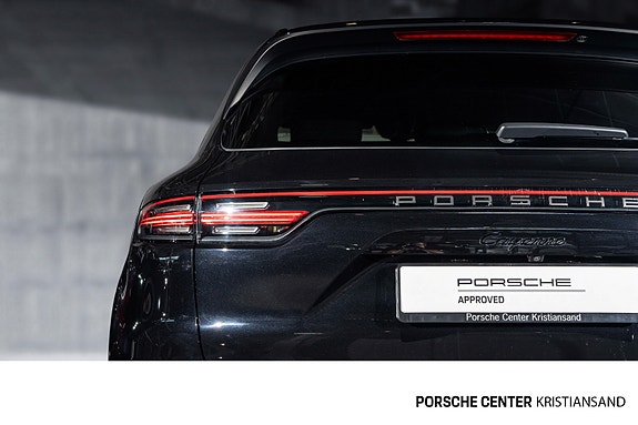 Porsche Cayenne 8 of 30