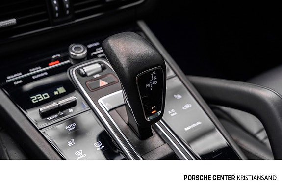 Porsche Cayenne 22 of 30