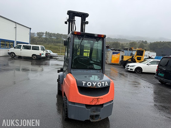 Toyota Tonero 35 7 of 30