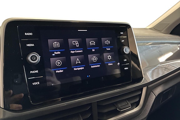 Volkswagen T-Roc 14 of 16