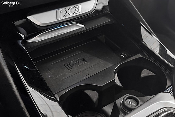BMW iX3 27 of 30