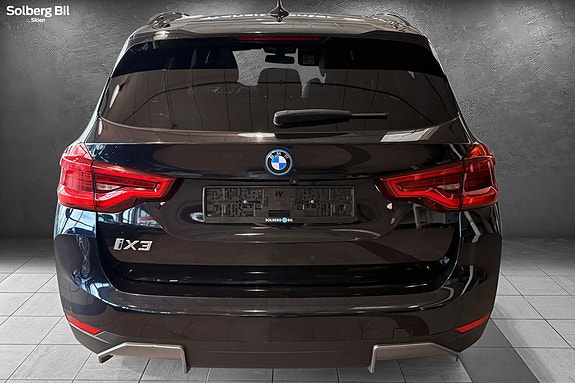 BMW iX3 6 of 30