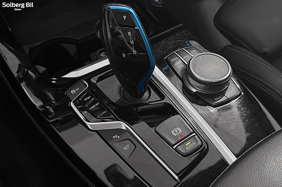 BMW iX3 26 of 30