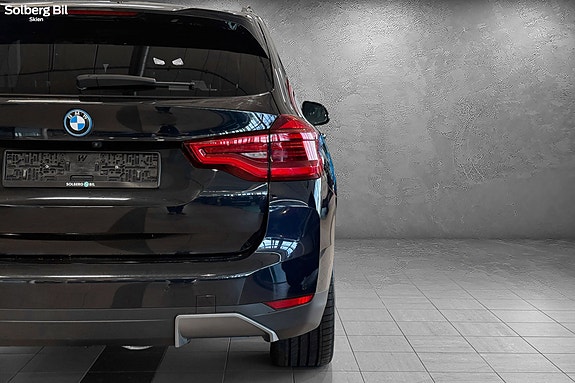 BMW iX3 10 of 30