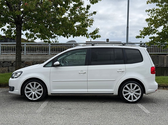 Volkswagen Touran 8 of 25