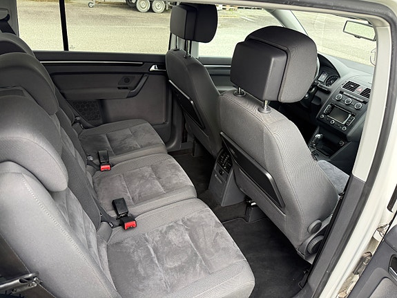 Volkswagen Touran 11 of 25
