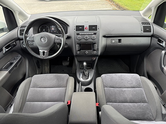 Volkswagen Touran 13 of 25