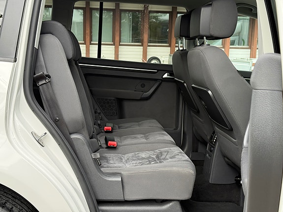 Volkswagen Touran 10 of 25